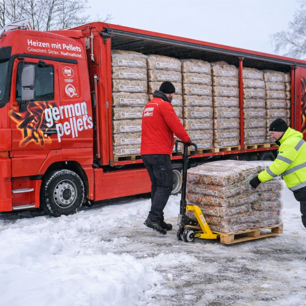 German Pellets LKW-Komplettladung – 24 Paletten (72 Säcke × 15 kg pro Palette / 1080 kg)